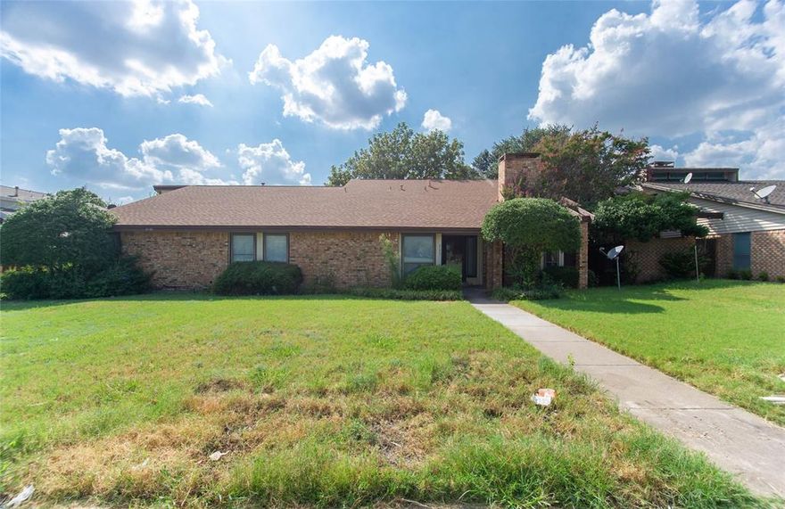 Remodeled 3 bedroom duplex conveniently located across from Forestridge Elementary School and Park. The Duplex has vaulted ceilings, abundant natural light, and a very open living-to-kitchen floor plan! The Kitchen features granite countertops, designer ceramic tile flooring, a stainless steel range cooktop with stainless vent hood, a breakfast nook, and a lot of cabinets for storage. Huge fenced-in back yard and a double car detached garage with additional parking in the front and back of the home.