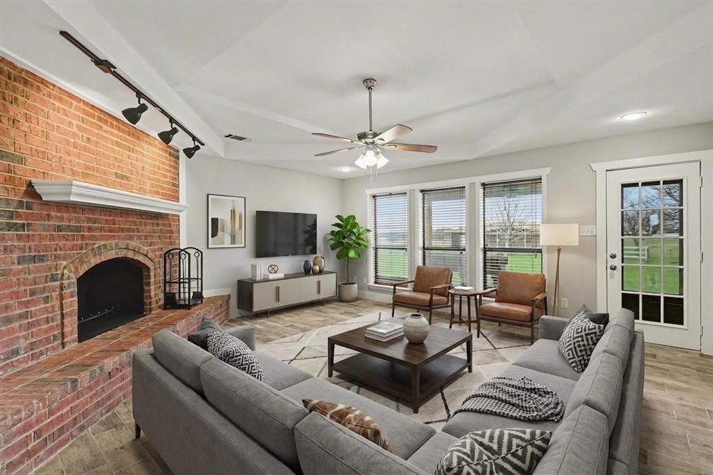 10101 Round Hill Road