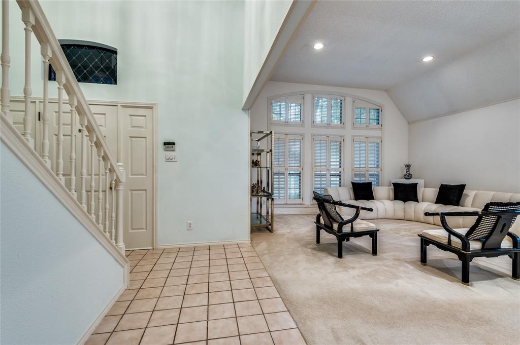 3840 Edgewater Drive