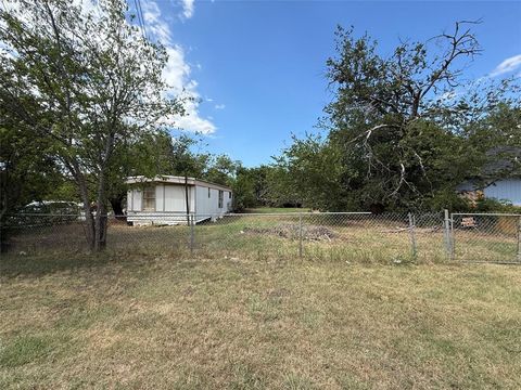 1715 SW 6th Mineral Wells TX 76067