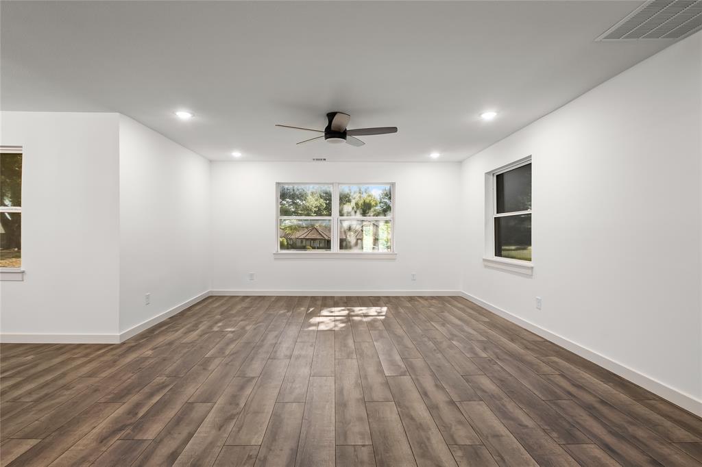 909 Robertson Road