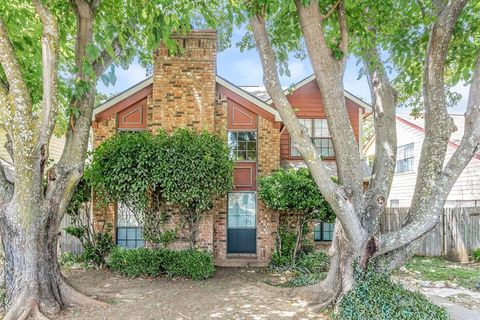 Photo of 152 High Pointe Lane, Cedar Hill, TX 75104 (MLS # 21237904)