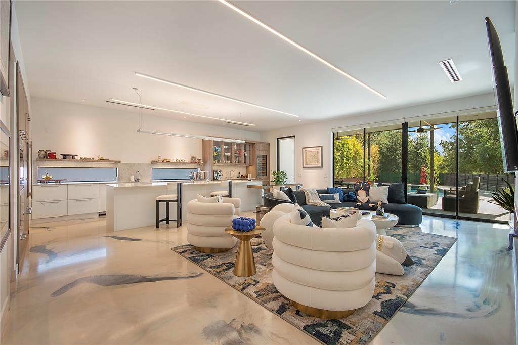 60 Vanguard Way