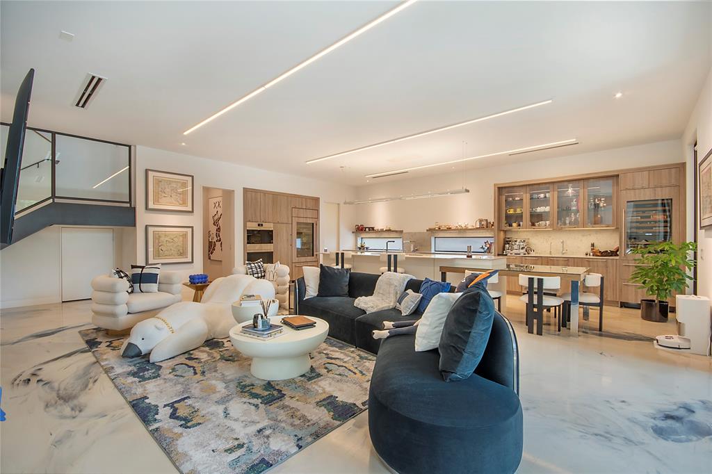 60 Vanguard Way