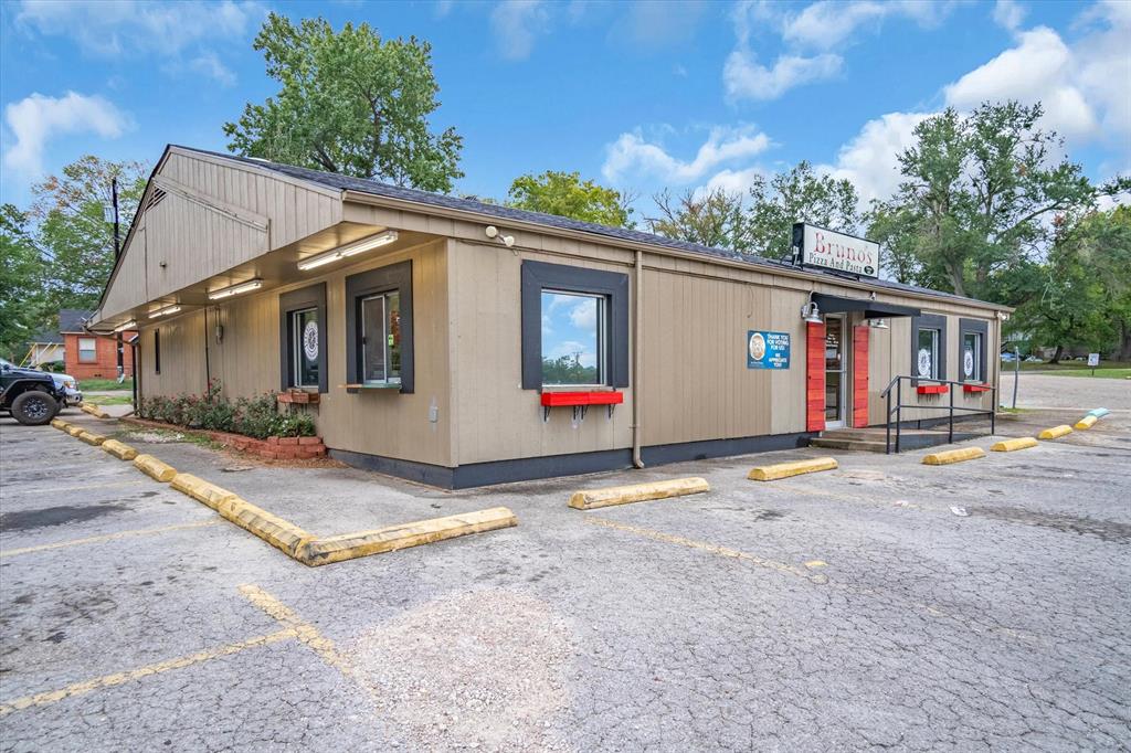 Brunos Pizza Add - Commercial Sale