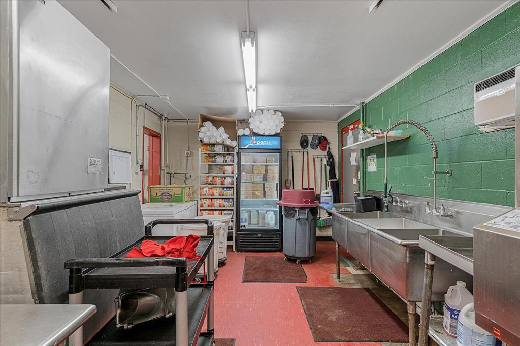 Brunos Pizza Add - Commercial Sale