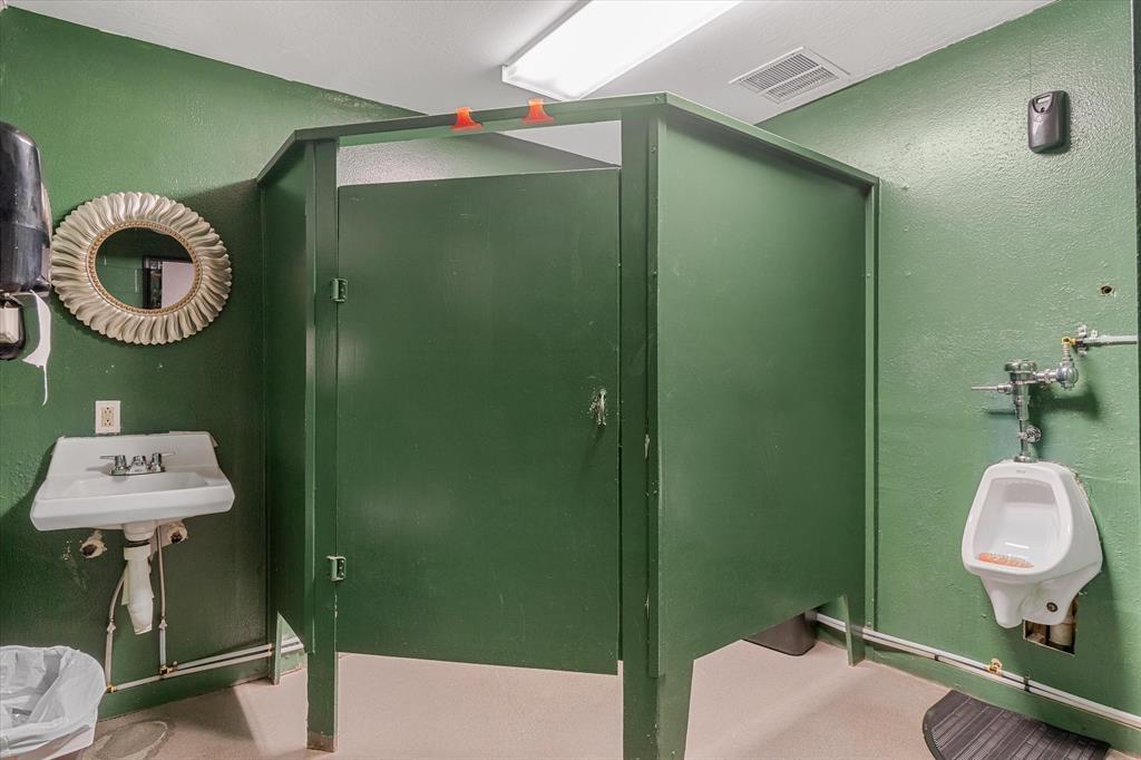 Brunos Pizza Add - Commercial Sale