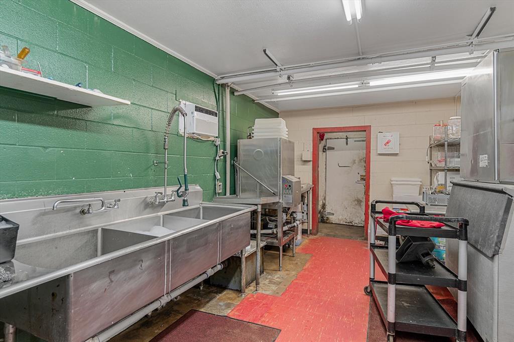 Brunos Pizza Add - Commercial Sale