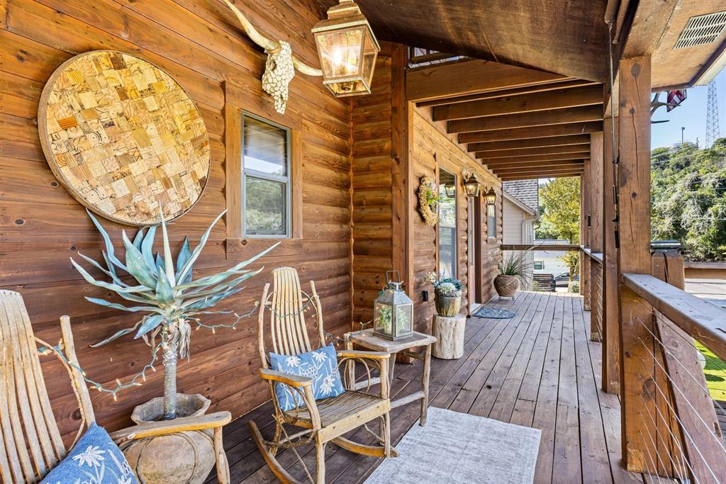 808 W Lake Drive