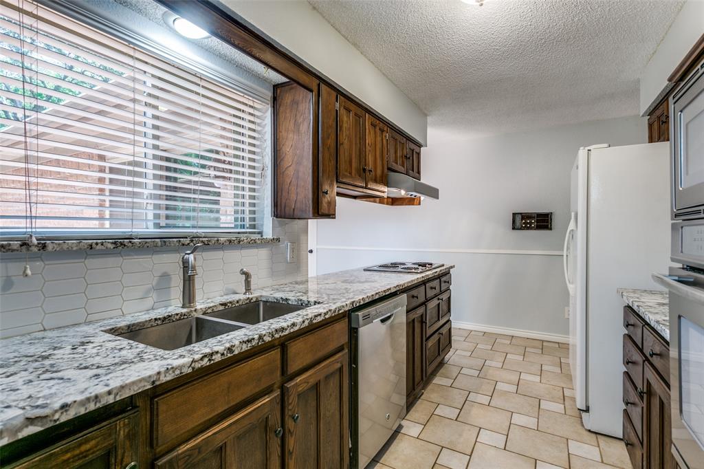 8 Winding Creek Court