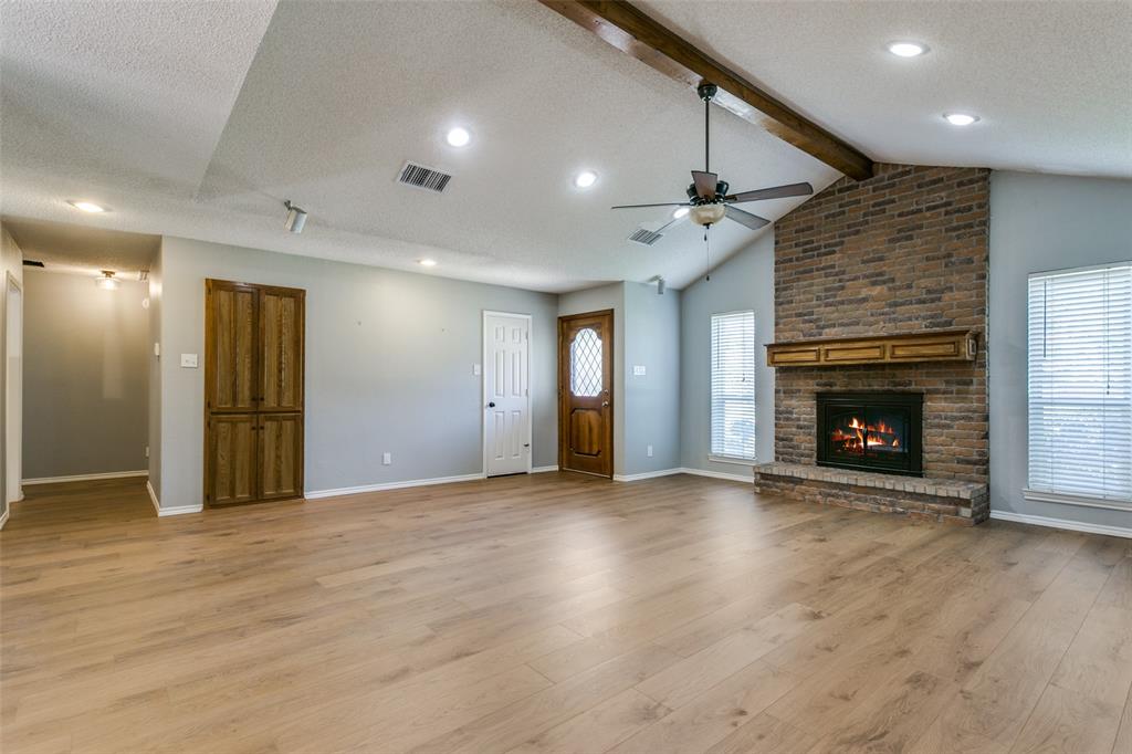 8 Winding Creek Court