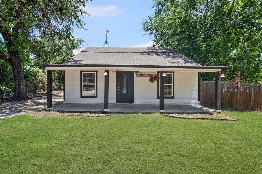 Large four bedroom with two living on a half-acre lot.  Fresh paint on the interior and a new deck was just installed in the back yard.  The oversized garage is 40 feet deep that allows plenty of room for storage.  Seller is willing to pay a portion of the buyer's closing with an acceptable offer.