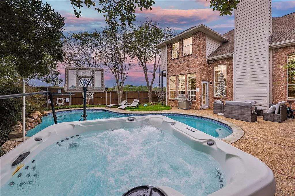 1529 Arrowhead Lane