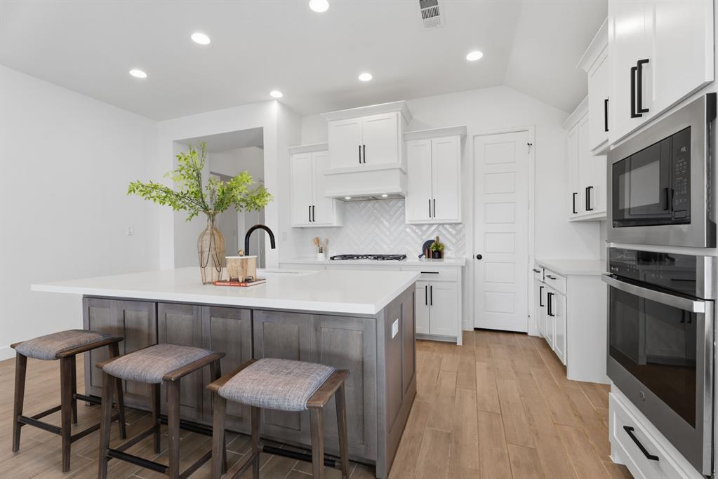 1321 Old Rocksprings Pass