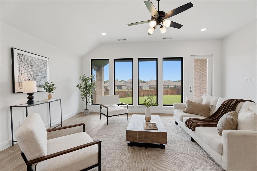 1321 Old Rocksprings Pass