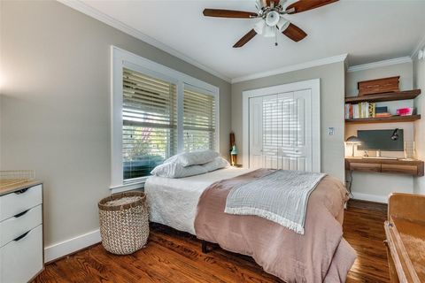 Tiny photo for 1635 Taft Street, Dallas, TX 75208 (MLS # 21099375)