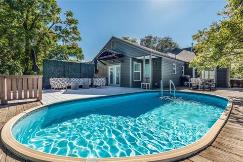 Tiny photo for 1635 Taft Street, Dallas, TX 75208 (MLS # 21099375)