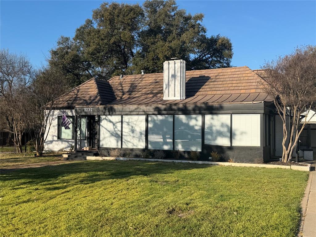 3232 Bellaire Drive W