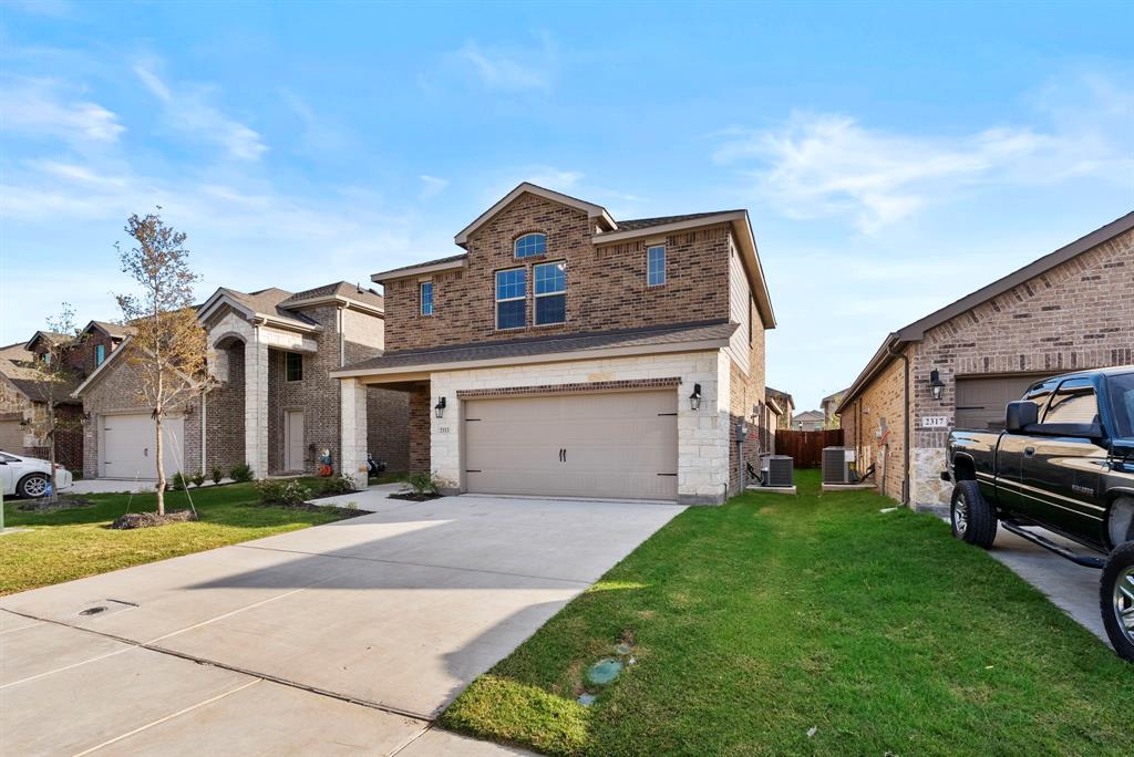 2313 Crockett Way