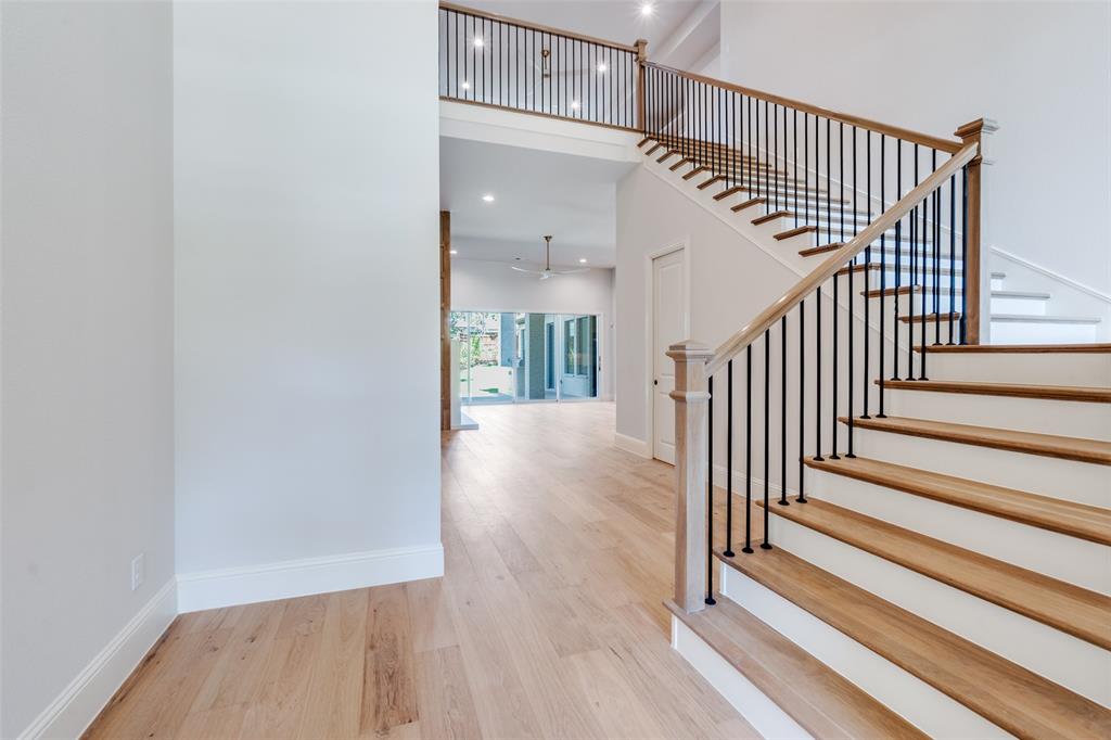 3845 Van Ness Lane