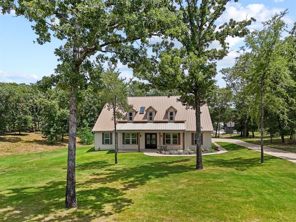 Photo for 5230 Esquire Estates Road, Mabank, TX 75156 (MLS # 21000324)