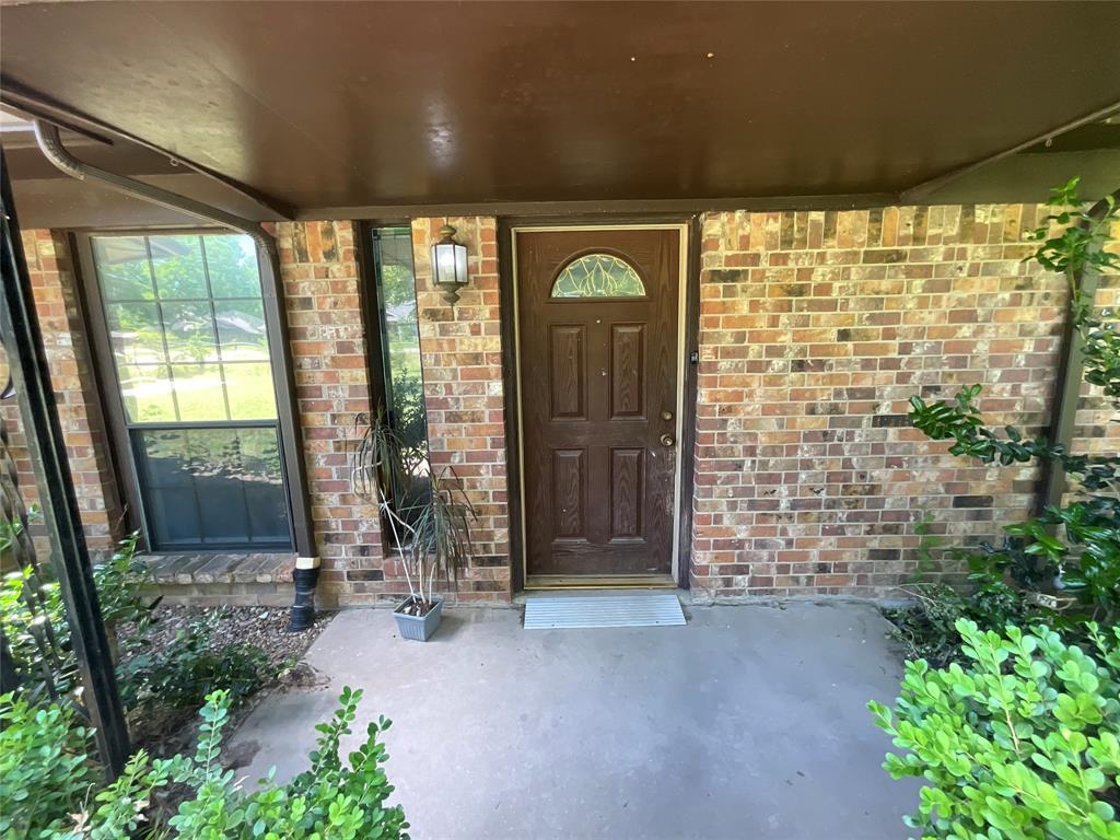 570 Bluebird Lane