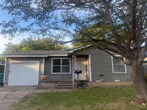Photo of 813 E Centennial Street, Sherman, TX 75090 (MLS # 21419801)