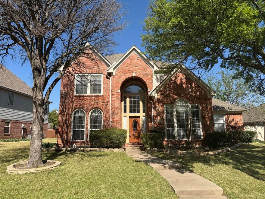 Welcome to a wonderful opportunity in a quiet, established Richardson neighborhood known for its mature trees and inviting charm. Just two blocks from 400-acre Breckinridge Park AND two blocks from the community pool and playground, this spacious four-bedroom, three-and-a-half-bath home with three-car garage offers a flexible, family-friendly floor plan and plenty of room to grow. Inside, you’ll find generous living areas and a layout designed for both everyday living and entertaining. The backyard pool creates the perfect setting for relaxing weekends, summer gatherings, and making lasting memories. Great quality construction throughout, so bring your decorating ideas and with your personal touch, this home presents a fantastic opportunity to create a space that truly reflects your style. Ideally located within the highly desirable Plano ISD and close to major highways, shopping, and dining, you’ll enjoy both comfort and convenience in a sought-after location and school district. Also just five minutes to three golf courses, CityLine multi-use complex, DART rail and several corporate headquarters including State Farm, Raytheon and Collins Aerospace.
Don’t miss the chance to make this home your own and bring your vision to life!