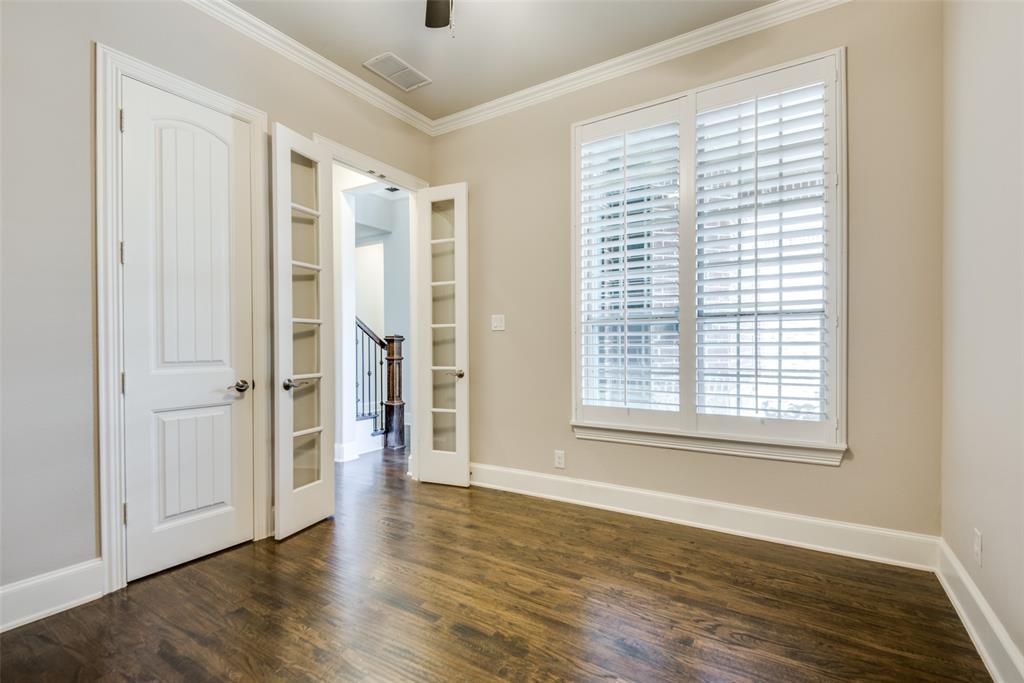 950 The Lakes Boulevard