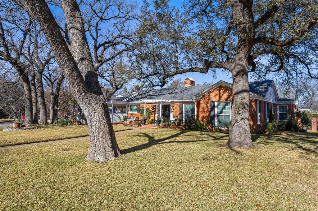 1415 Bluebonnet Drive