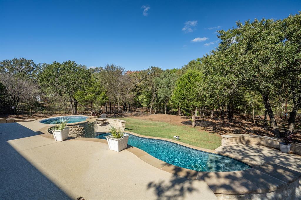 Emerald Sound At Lake Lewisvil - Residential