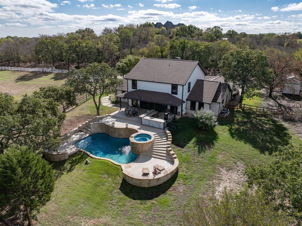 Emerald Sound At Lake Lewisvil - Residential