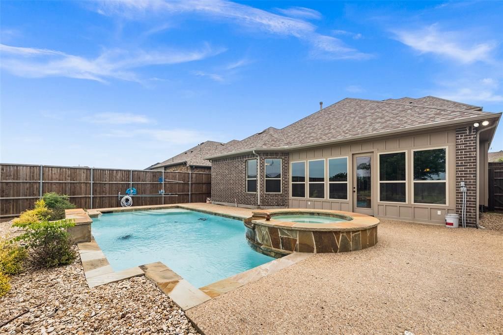 Photo of 586 Mountcastle Drive, Rockwall, TX 75087 (MLS # 21248659)