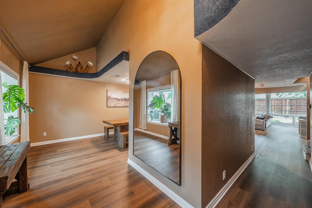 1227 Farnham Court E