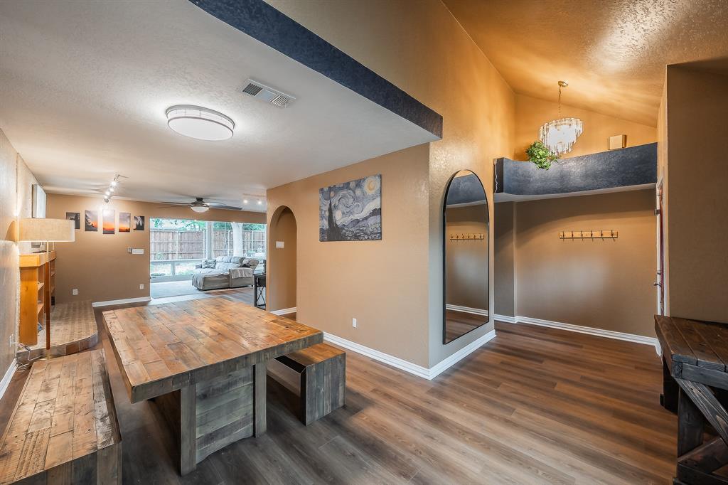 1227 Farnham Court E