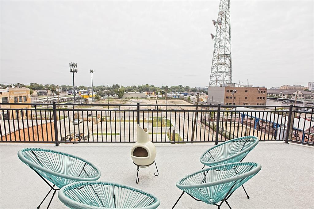 Dallas, Texas 75206, United States, 2 Bedrooms Bedrooms, ,3 BathroomsBathrooms,Residential,Active,210322