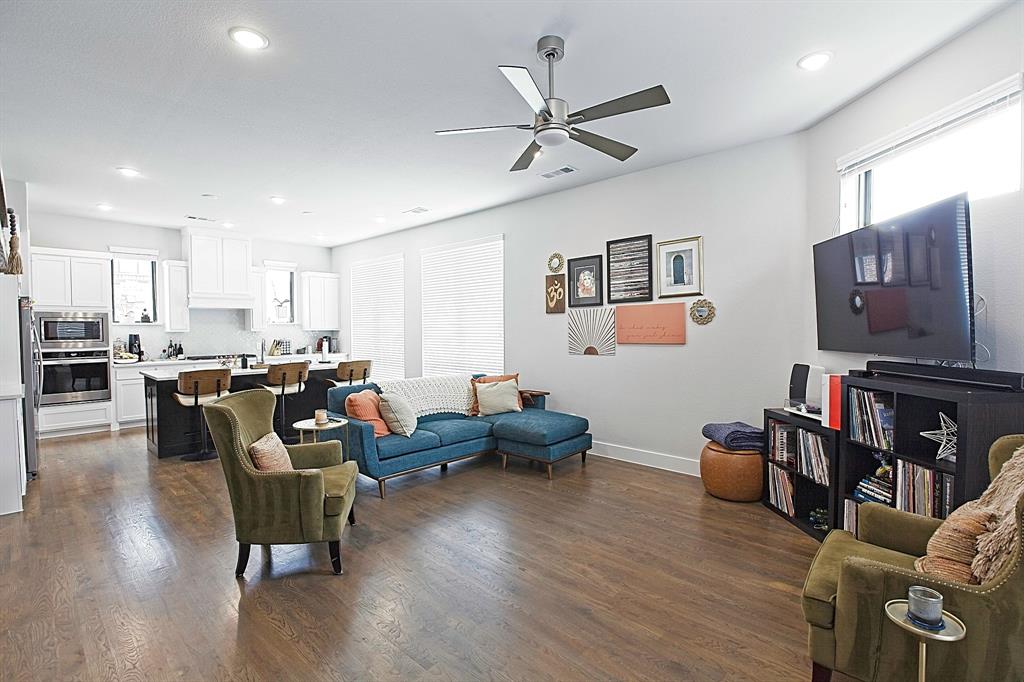 Dallas, Texas 75206, United States, 2 Bedrooms Bedrooms, ,3 BathroomsBathrooms,Residential,Active,210322