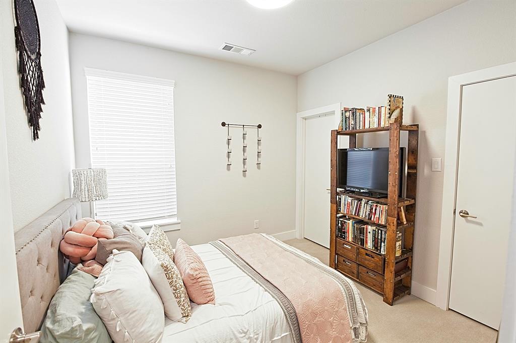 Dallas, Texas 75206, United States, 2 Bedrooms Bedrooms, ,3 BathroomsBathrooms,Residential,Active,210322