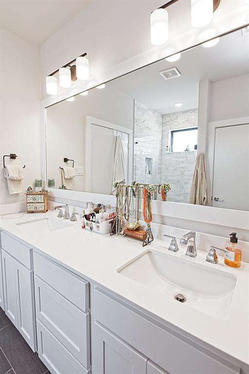 Dallas, Texas 75206, United States, 2 Bedrooms Bedrooms, ,3 BathroomsBathrooms,Residential,Active,210322