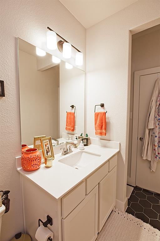 Dallas, Texas 75206, United States, 2 Bedrooms Bedrooms, ,3 BathroomsBathrooms,Residential,Active,210322