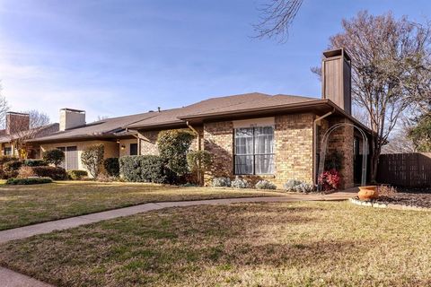 Photo of 2013 Heatherbrook Drive, Grapevine, TX 76051 (MLS # 21196228)