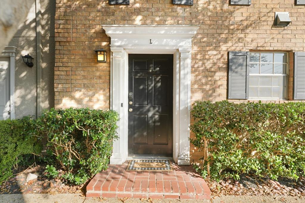 Travis Ave Condo 4409 - Residential Lease