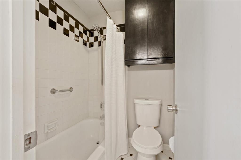 Travis Ave Condo 4409 - Residential Lease