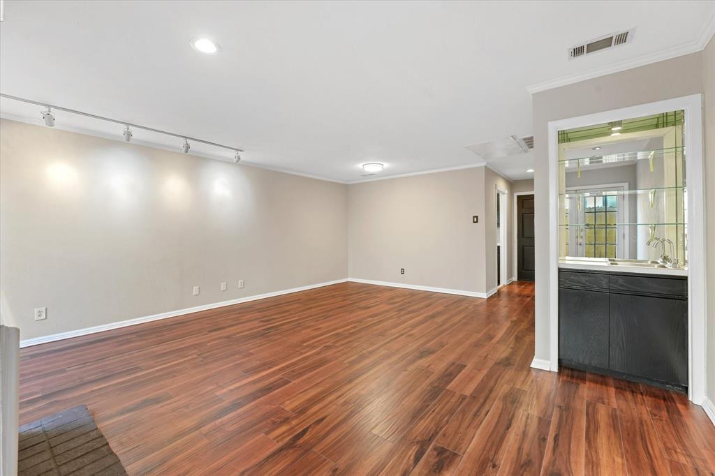 Travis Ave Condo 4409 - Residential Lease