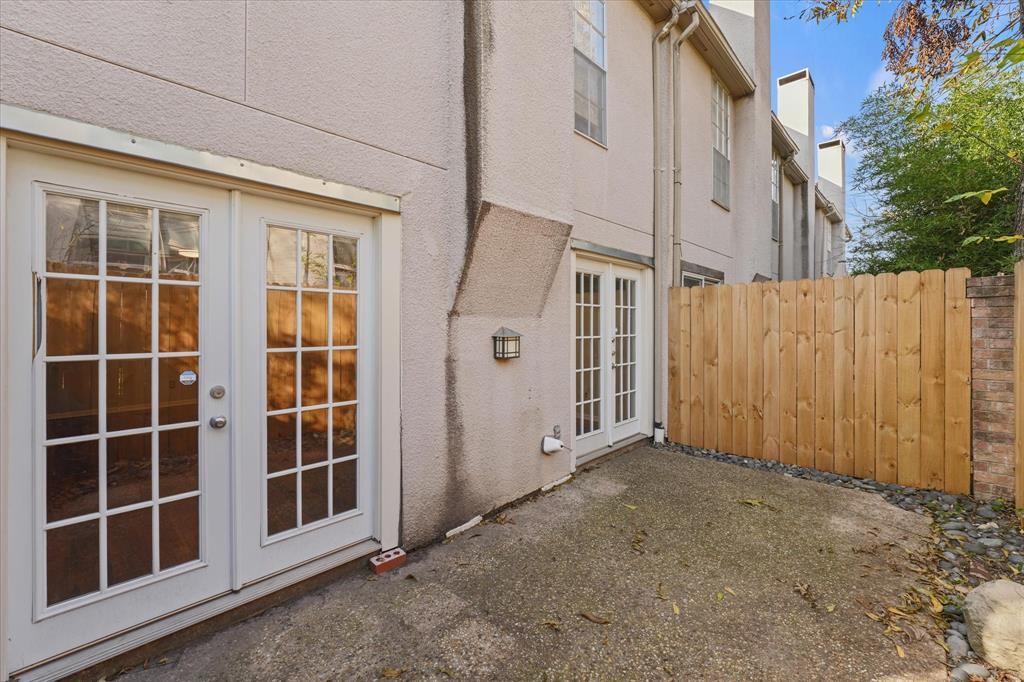 Travis Ave Condo 4409 - Residential Lease