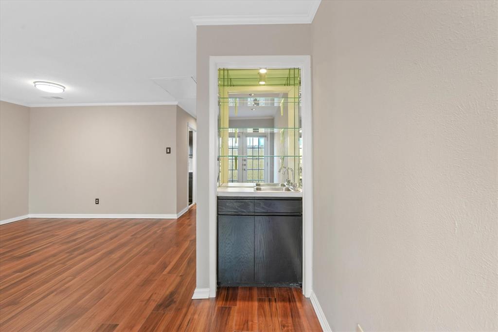 Travis Ave Condo 4409 - Residential Lease