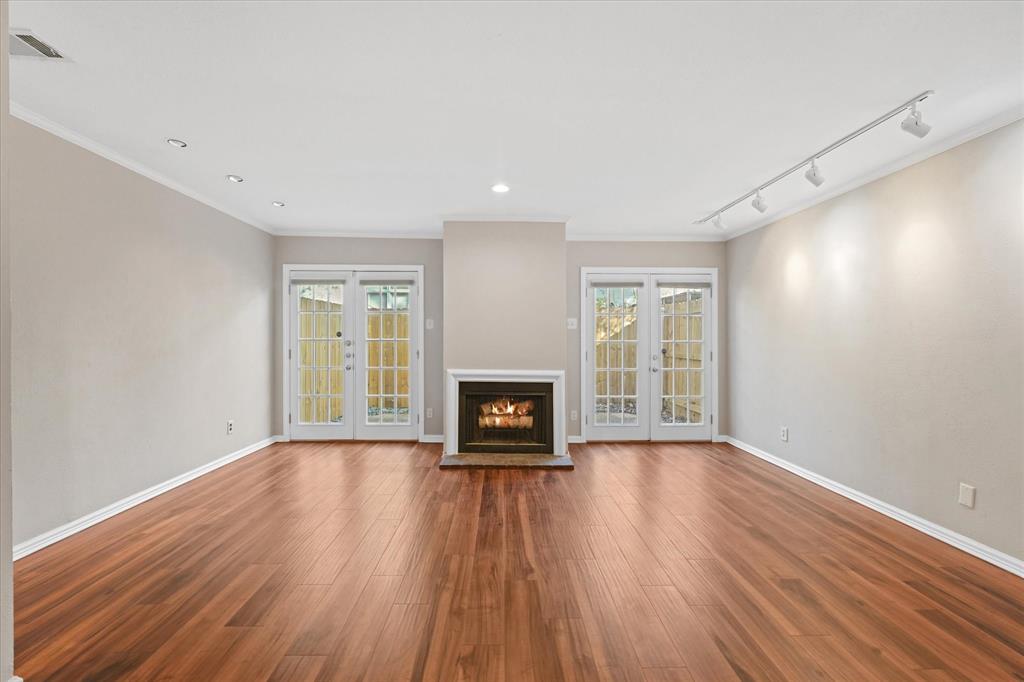 Travis Ave Condo 4409 - Residential Lease