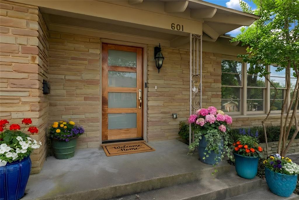 601 W Columbia Street