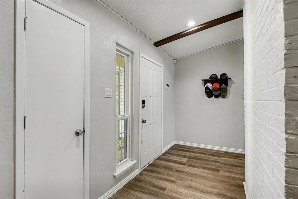 6709 Sunnybank Drive