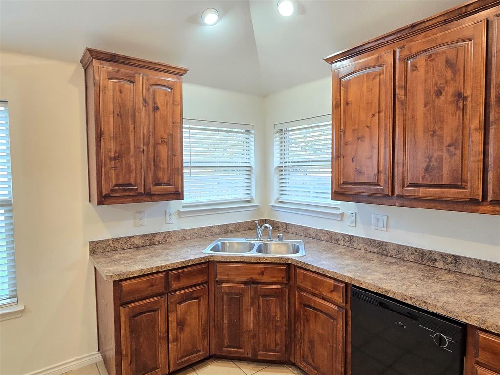 Golden Pond Estate - Residential Lease